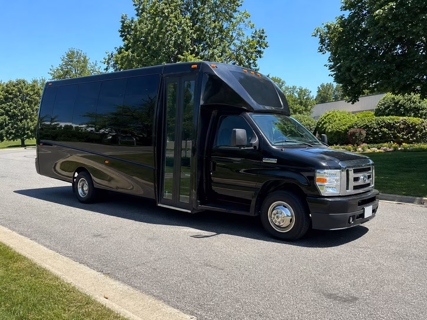 Arlington Winery Tour & Pub Crawl Transportation