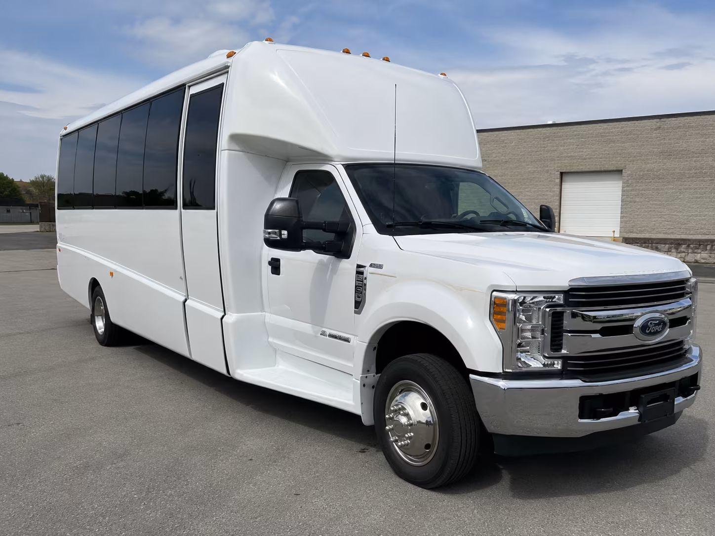 Washington Airport Shuttle & Transportation party bus exterior
